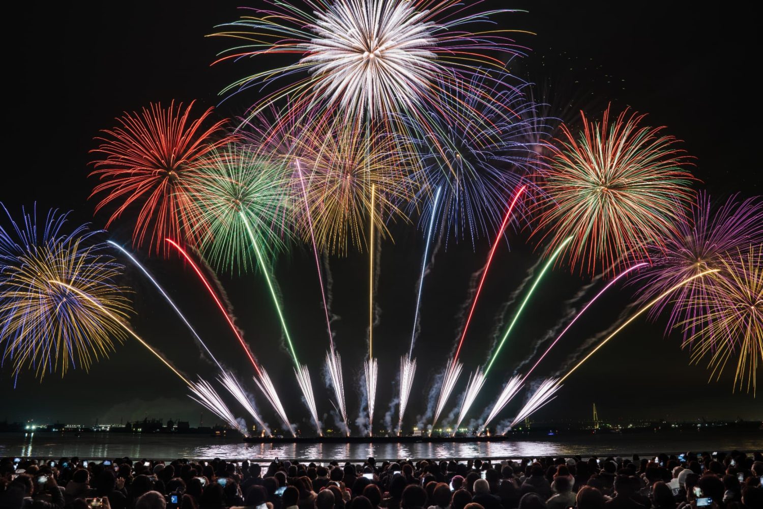 「BERITA presents ISOGAI花火劇場in名古屋港　～次世代を担う子供たちに美しい花火を～」の画像